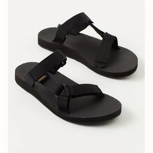 Teva NWOT Universal Slide Slip On Black Sandals 6